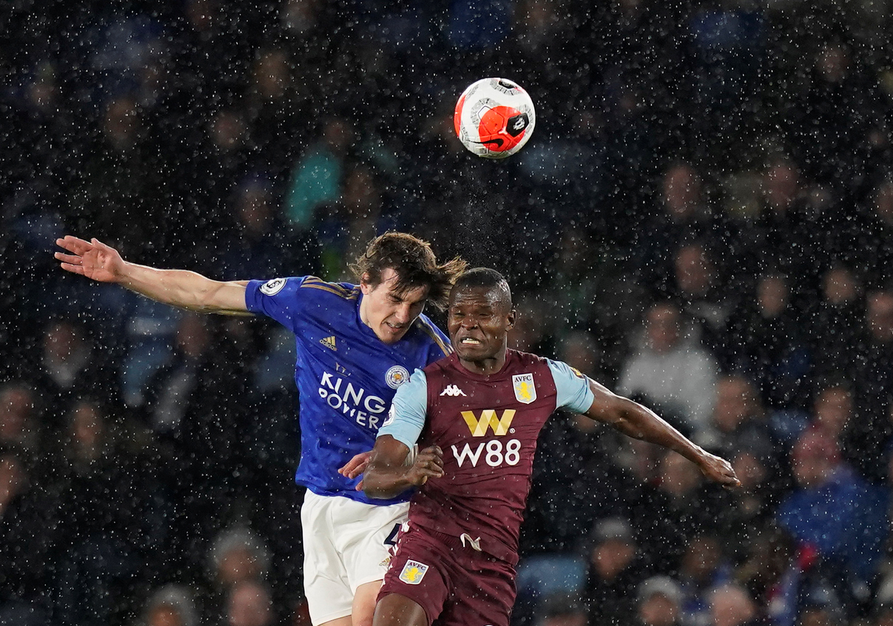 面对机场的 面对机场的